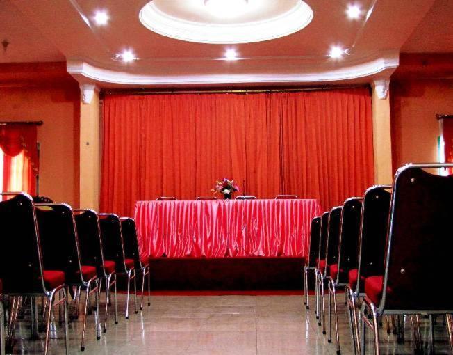 Hotel Mitra Garden Pangkal Pinang Esterno foto